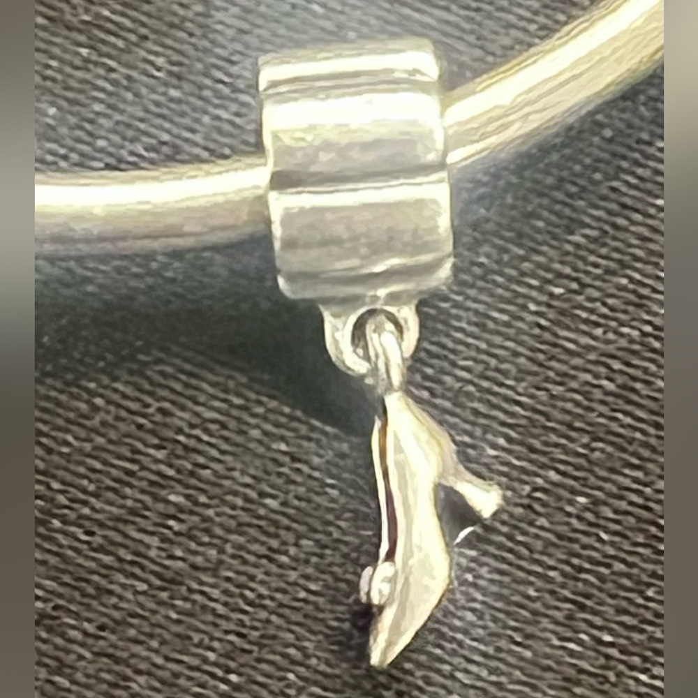 Pandora Heel w/Bow Dangle Charm